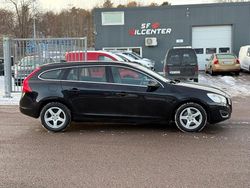 Svart Begagnad 2013 Volvo V60 Kombi | 72 900 kr (Marknadspris)