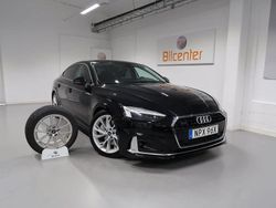 Svart Begagnad 2022 Audi A5 Sportback Comfort Halvkombi | 349 900 kr (Marknadspris)