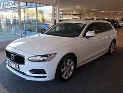 Vit Begagnad 2018 Volvo V90 Momentum Kombi | 229 800 kr (Marknadspris)