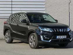 Svart Begagnad 2023 Suzuki Vitara SUV | 289 500 kr (Marknadspris)