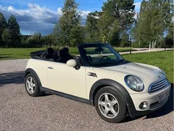 Vit Begagnad 2010 Mini Cooper Cabriolet Cab | 90 000 kr (Marknadspris)