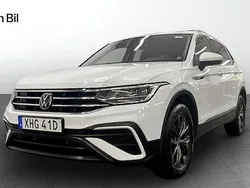 Vit Begagnad 2022 VW Tiguan Allspace Life SUV | 369 900 kr (Marknadspris)