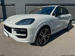 Grå Begagnad 2023 Porsche Cayenne Turbo SUV | 1 895 000 kr