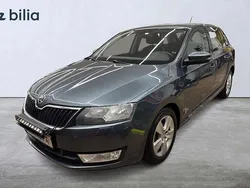 Grå (quartz grey metallic) Begagnad 2017 Skoda Rapid Style Halvkombi | 99 500 kr (Marknadspris)