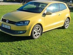 Gul Begagnad 2010 VW Polo Halvkombi | 42 000 kr (Marknadspris)