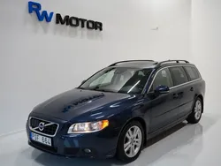 Blå Begagnad 2013 Volvo V70 Kombi | 134 800 kr (Marknadspris)