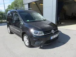 Svart Begagnad 2017 VW Caddy Minibuss | 159 000 kr (Marknadspris)