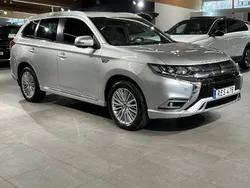 Silver Begagnad 2019 Mitsubishi Outlander P-HEV SUV | 258 800 kr (Marknadspris)
