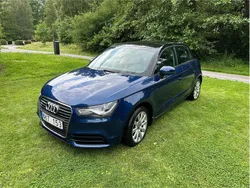 Blå Begagnad 2014 Audi A1 Sportback Sport Halvkombi | 88 900 kr (Marknadspris)