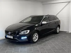 Svart Begagnad 2014 Volvo V60 R-Design Kombi | 119 700 kr (Marknadspris)