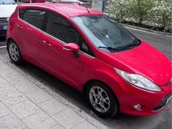 Röd Begagnad 2012 Ford Fiesta Titanium Halvkombi | 46 500 kr (Marknadspris)