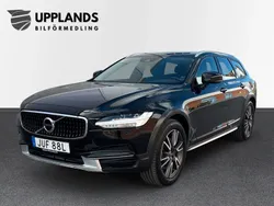 Svart Begagnad 2019 Volvo V90 CC Momentum Kombi | 239 900 kr (Superpris)