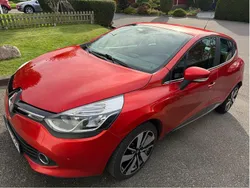Röd Begagnad 2015 Renault Clio IV Halvkombi | 69 000 kr (Marknadspris)