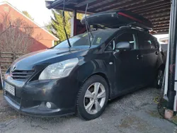 Svart Begagnad 2012 Toyota Verso Minibuss | 53 000 kr (Marknadspris)