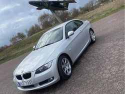 Grå Begagnad 2010 BMW 320 Comfort Edition Sportkupé | 80 000 kr (Marknadspris)