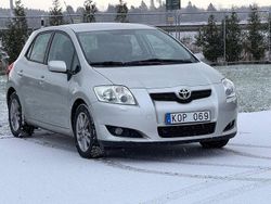 Silver Begagnad 2009 Toyota Auris Halvkombi | 67 900 kr (Marknadspris)