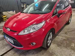 Röd Begagnad 2010 Ford Fiesta Titanium Halvkombi | 39 000 kr (Marknadspris)
