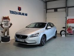 Silver Begagnad 2018 Volvo V40 Momentum Kombi | 109 900 kr (Marknadspris)