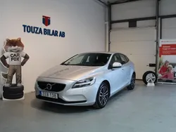 Silver Begagnad 2018 Volvo V40 Momentum Kombi | 109 900 kr (Marknadspris)