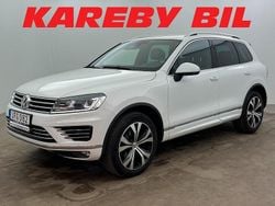 Vit Begagnad 2017 VW Touareg R-line SUV | 228 900 kr (Marknadspris)