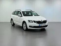 Vit Begagnad 2017 Skoda Octavia Ambition Kombi | 169 800 kr (Marknadspris)