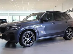 Grå Begagnad 2022 BMW X5 iPerformance SUV | 619 000 kr (Marknadspris)