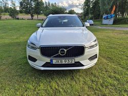 Vit Begagnad 2018 Volvo XC60 Momentum SUV | 260 000 kr (Marknadspris)