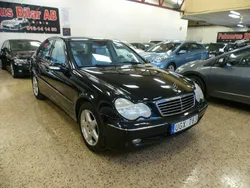 Svart Begagnad 2003 Mercedes C320 Sedan | 39 900 kr (Lite dyr)