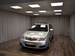 Silver Begagnad 2006 Toyota Corolla Halvkombi | 79 900 kr (Dyr)