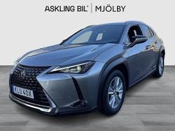 Ljusgrå Begagnad 2019 Lexus UX 250h SUV | 245 000 kr (Bra pris)