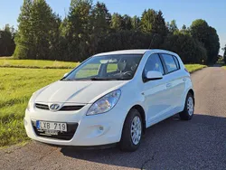 Vit Begagnad 2011 Hyundai i20 Halvkombi | 37 000 kr (Marknadspris)