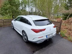 Vit Begagnad 2020 Mercedes CLA200 Shooting Brake AMG Kombi | 320 000 kr (Marknadspris)