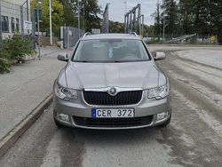 Brun Begagnad 2012 Skoda Superb Elegance Kombi | 102 000 kr (Dyr)