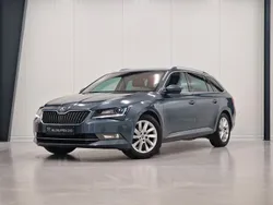 Grå Begagnad 2015 Skoda Superb Style Kombi | 139 900 kr (Marknadspris)