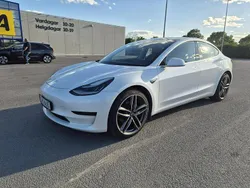 Vit Begagnad 2020 Tesla Model 3 Standard Range Plus Sedan | 249 000 kr (Marknadspris)
