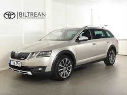 Ljusbrun Begagnad 2017 Skoda Octavia Scout Kombi | 234 900 kr (Lite dyr)