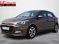 Brun Begagnad 2016 Hyundai i20 Premium Halvkombi | 109 500 kr (Marknadspris)