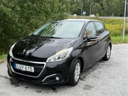 Svart Begagnad 2015 Peugeot 208 Halvkombi | 49 990 kr (Marknadspris)
