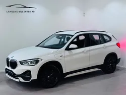 Vit Begagnad 2022 BMW X1 Sport Line SUV | 239 900 kr (Marknadspris)