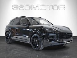 Svart Begagnad 2025 Porsche Cayenne SUV | 1 239 900 kr (Marknadspris)