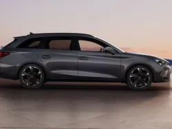 Svart (midnight black metallic) Ny 2025 Cupra Leon Kombi | 431 700 kr (Dyr)