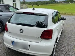 Vit Begagnad 2014 VW Polo Halvkombi | 79 000 kr (Marknadspris)