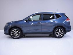 Mörkblå Begagnad 2017 Nissan X-Trail SUV | 139 900 kr (Marknadspris)