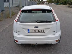 Vit Begagnad 2008 Ford Focus Trend Halvkombi | 11 000 kr
