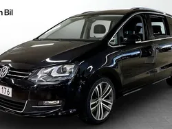 Svart (deep black pearl) Begagnad 2016 VW Sharan Minibuss | 269 800 kr (Marknadspris)