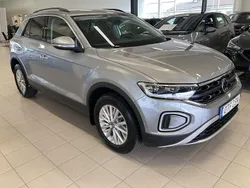 Silver (pyrit silver metallic) Begagnad 2024 VW T-Roc SUV | 259 000 kr (Superpris)