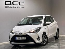 Vit Begagnad 2018 Toyota Yaris Hybrid Active Halvkombi | 124 900 kr (Marknadspris)