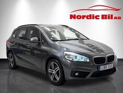 Grå Begagnad 2016 BMW 218 Active Tourer Sport Line Minibuss | 129 900 kr (Bra pris)