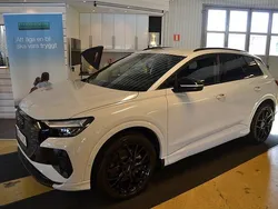 Vit Begagnad 2023 Audi Q4 e-tron Comfort SUV | 439 500 kr (Marknadspris)