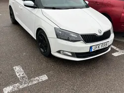 Vit Begagnad 2016 Skoda Fabia Style Halvkombi | 59 000 kr